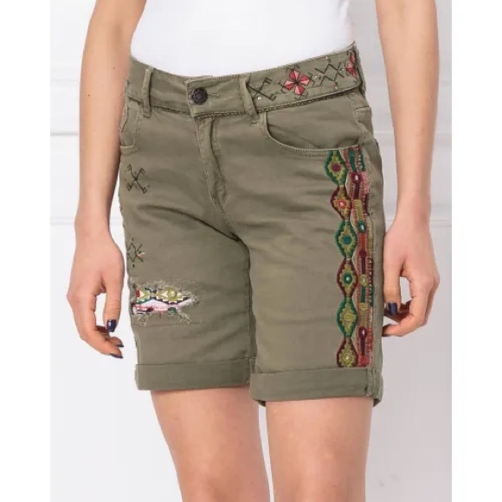 Desigual Essaouira bermuda shorts. Size 40.